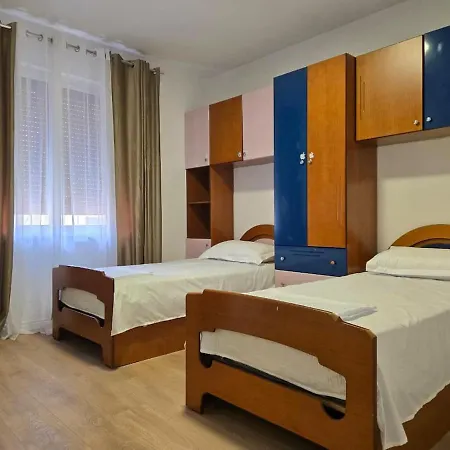 Apartmán Ades *